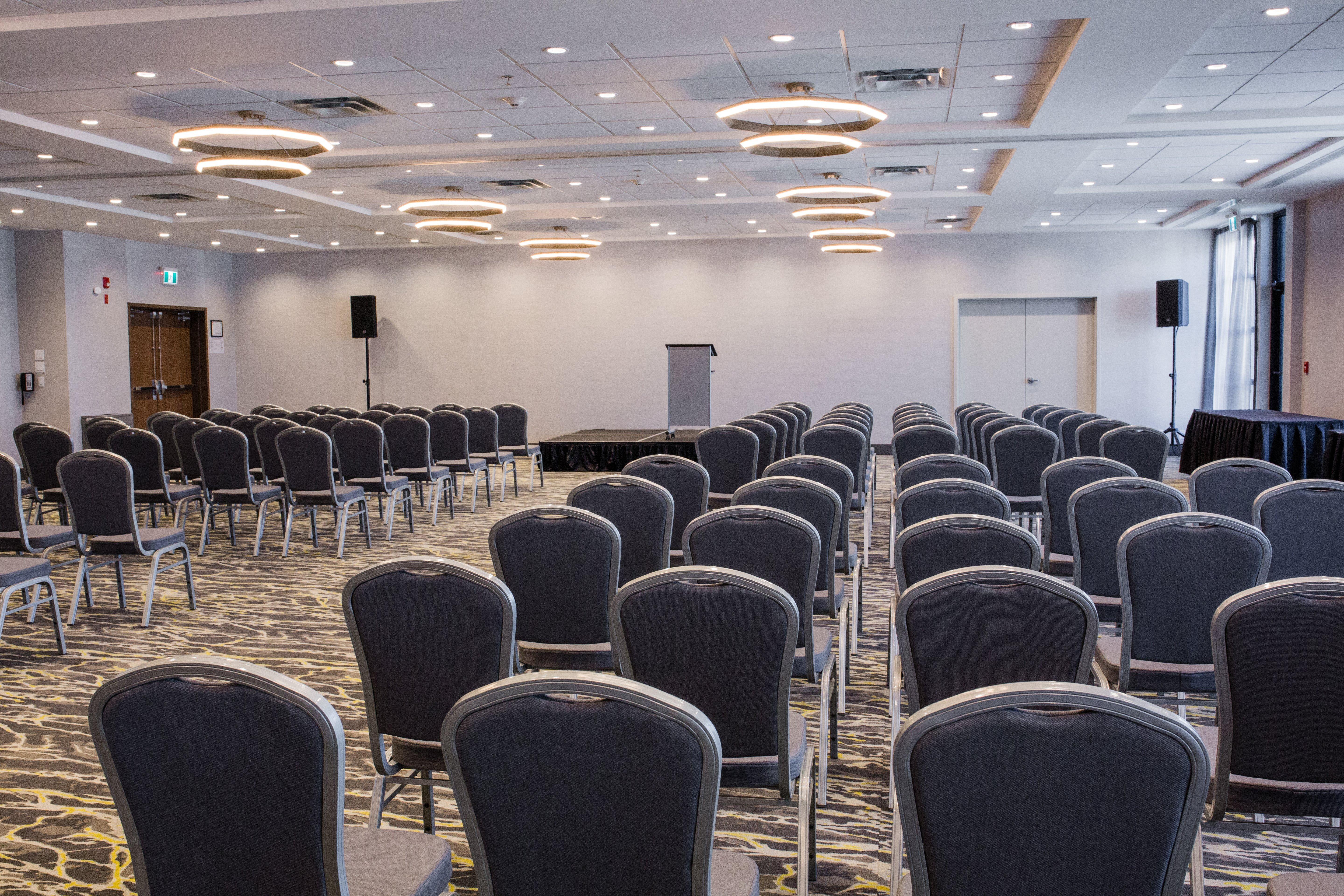Holiday Inn Calgary South Conference Center Ngoại thất bức ảnh