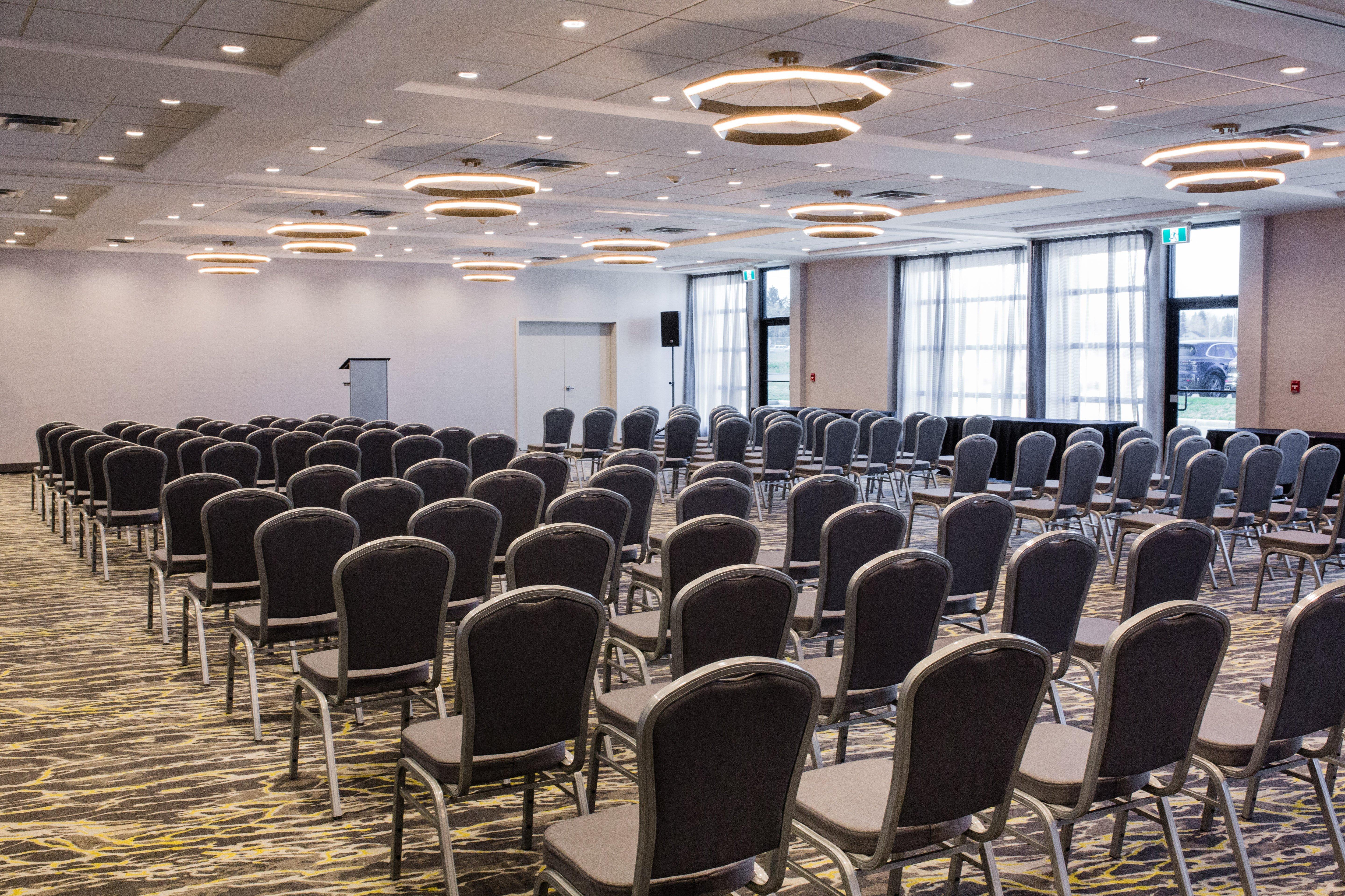 Holiday Inn Calgary South Conference Center Ngoại thất bức ảnh