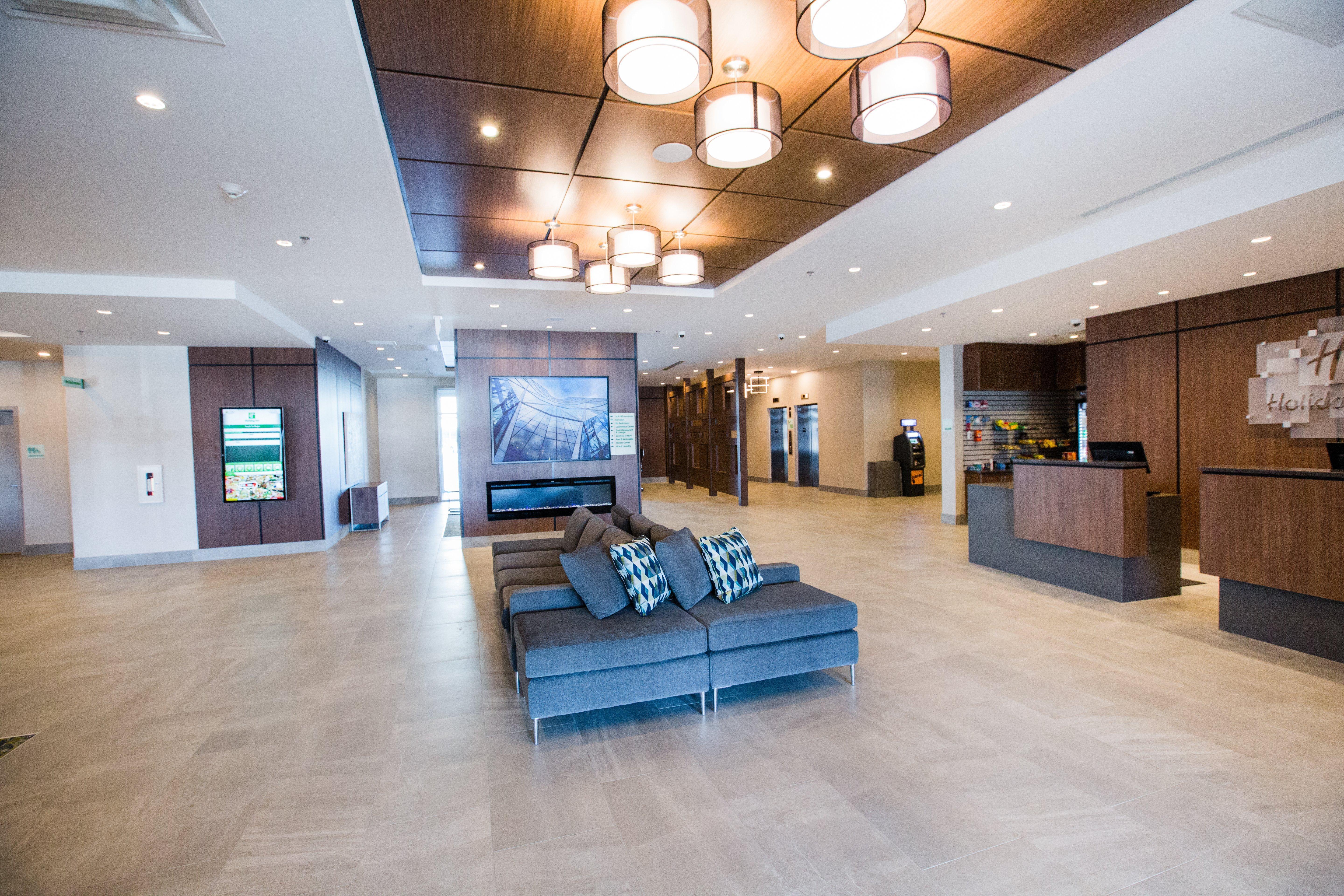 Holiday Inn Calgary South Conference Center Ngoại thất bức ảnh