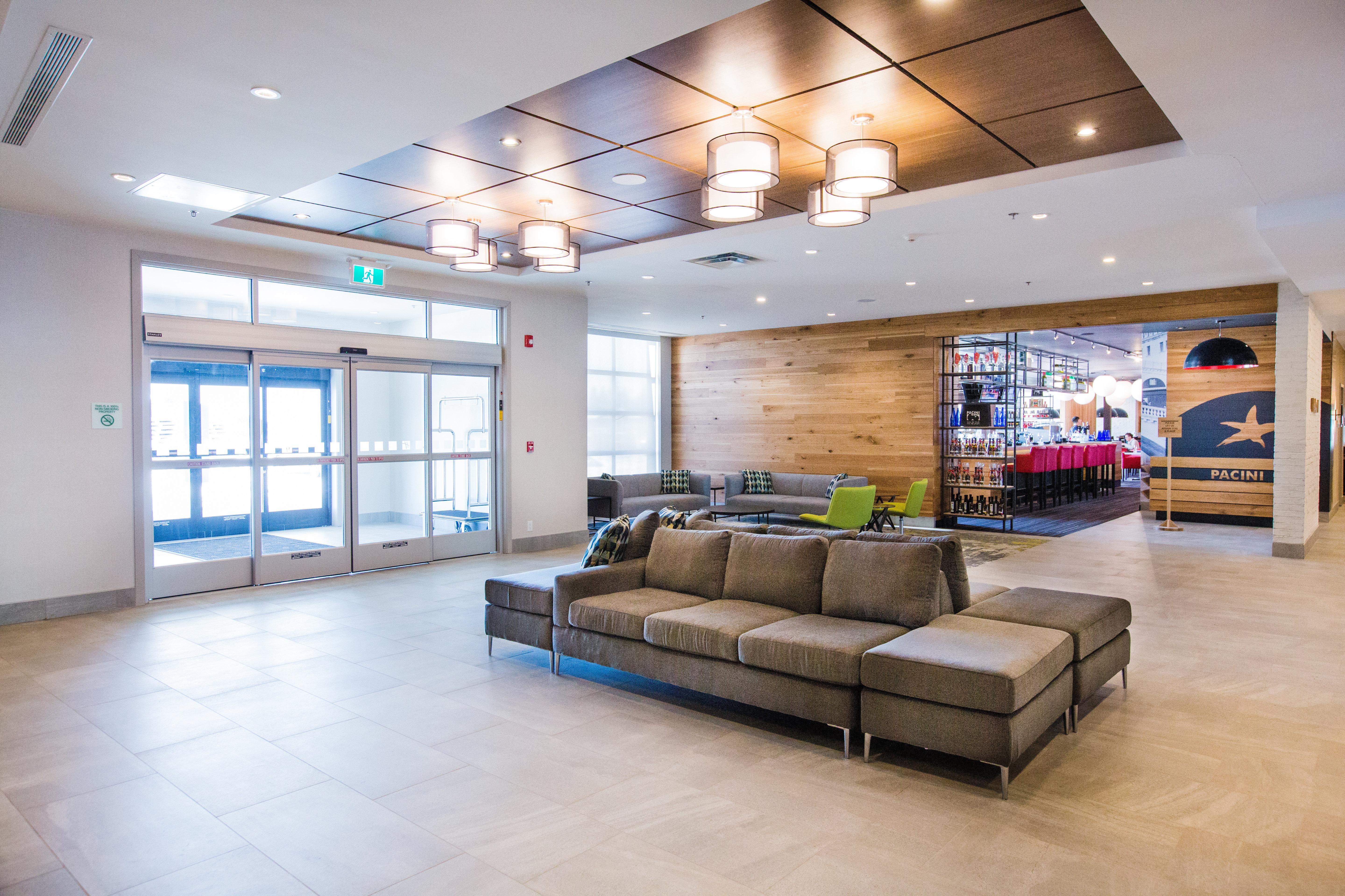 Holiday Inn Calgary South Conference Center Ngoại thất bức ảnh