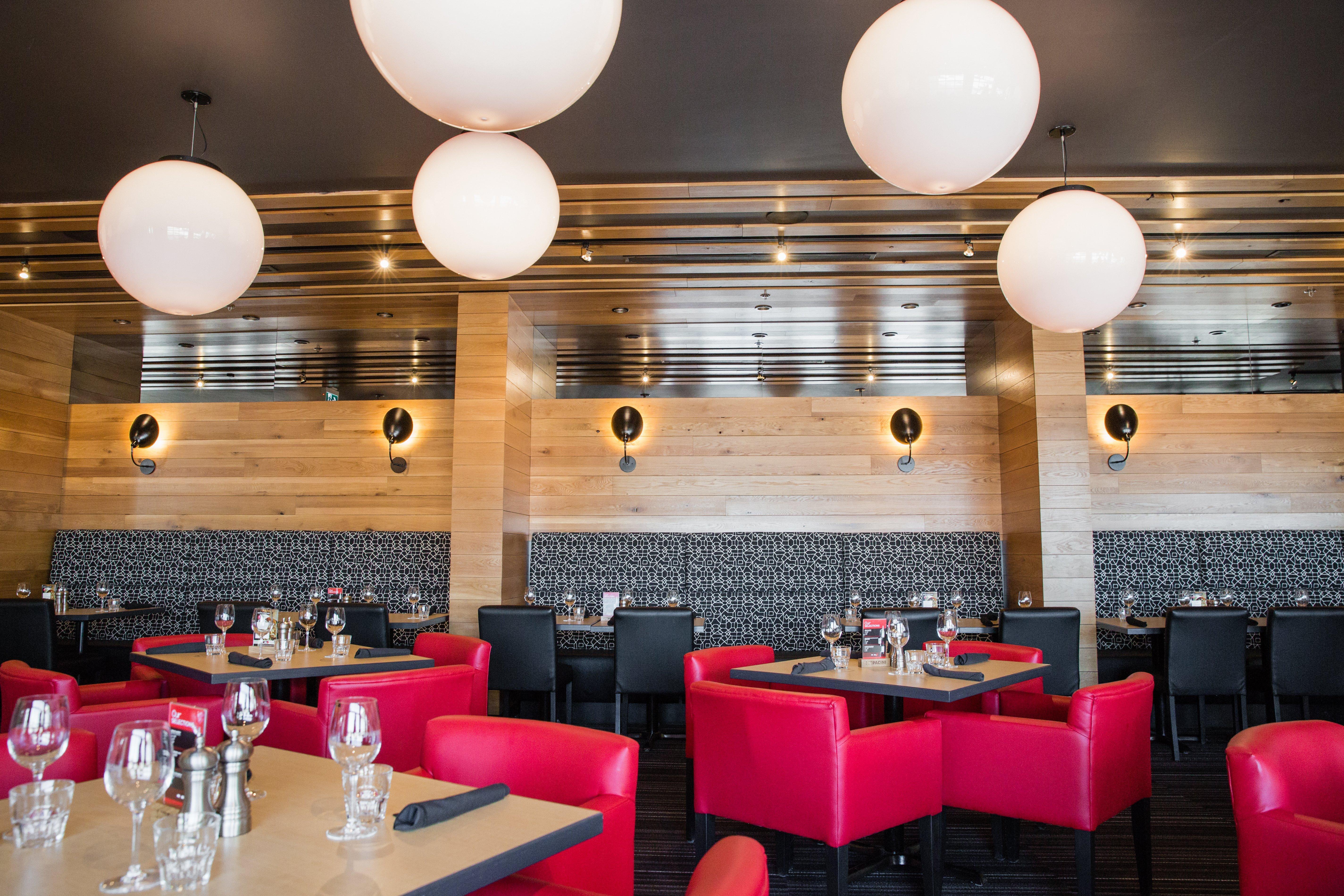 Holiday Inn Calgary South Conference Center Ngoại thất bức ảnh