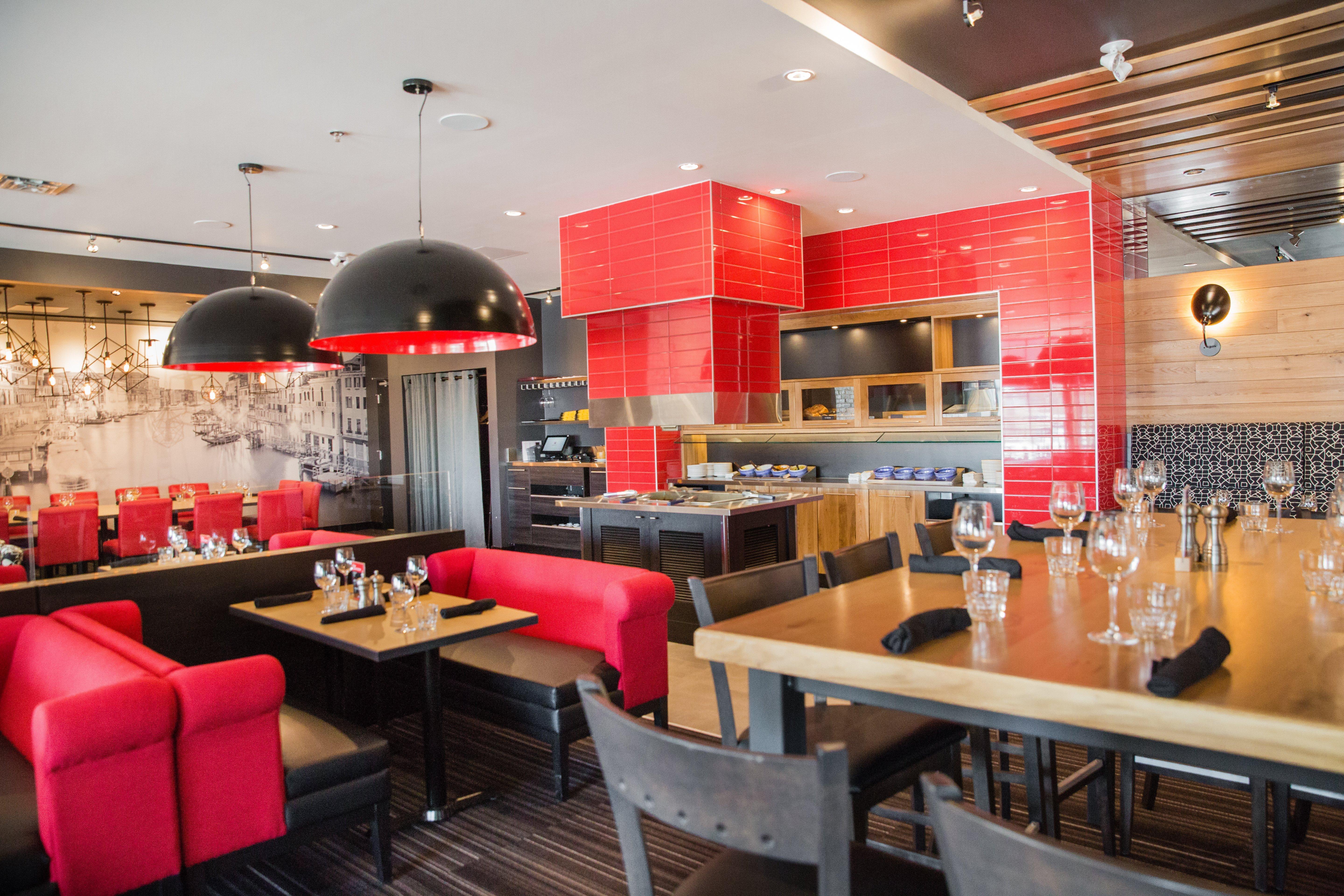 Holiday Inn Calgary South Conference Center Ngoại thất bức ảnh