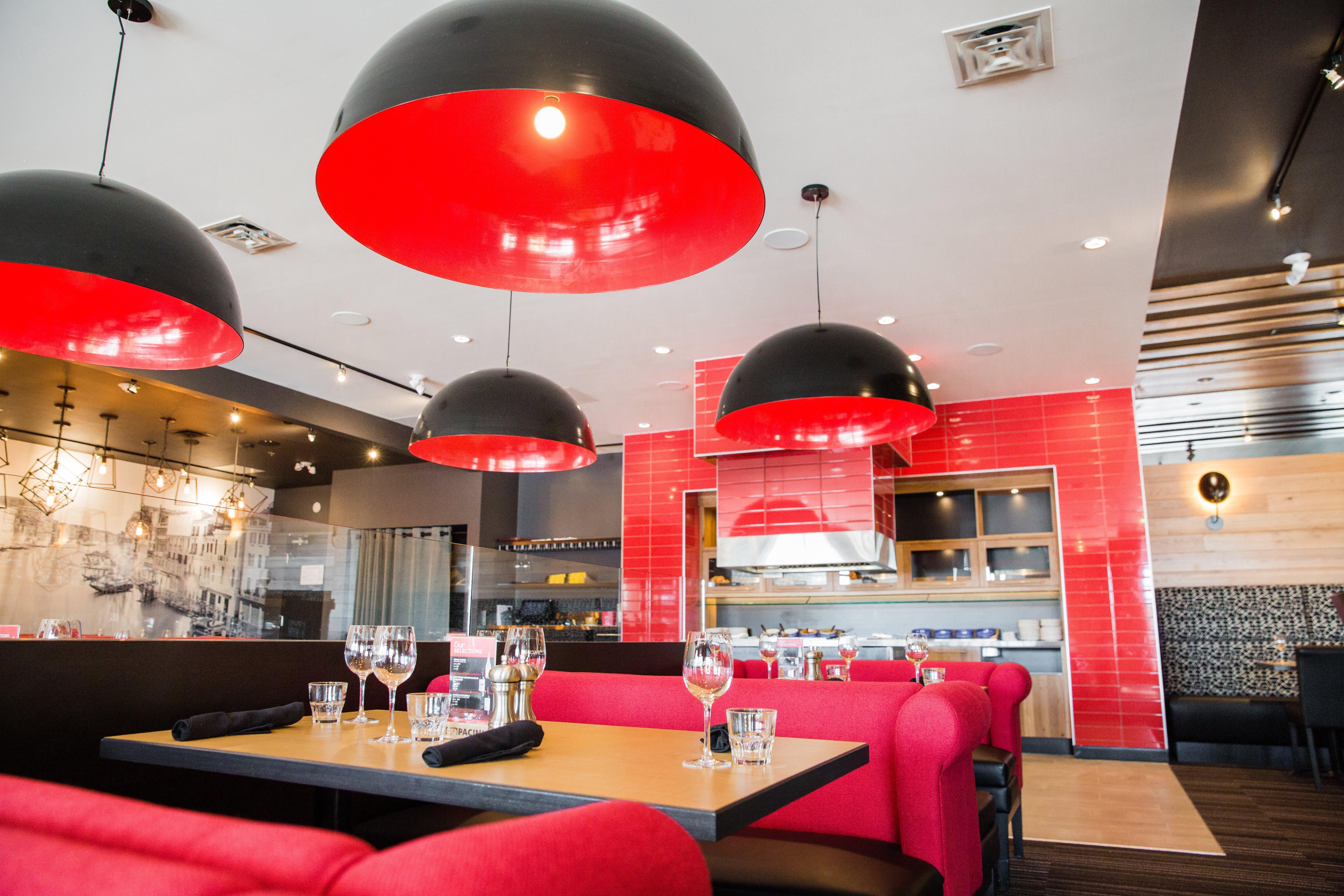 Holiday Inn Calgary South Conference Center Ngoại thất bức ảnh